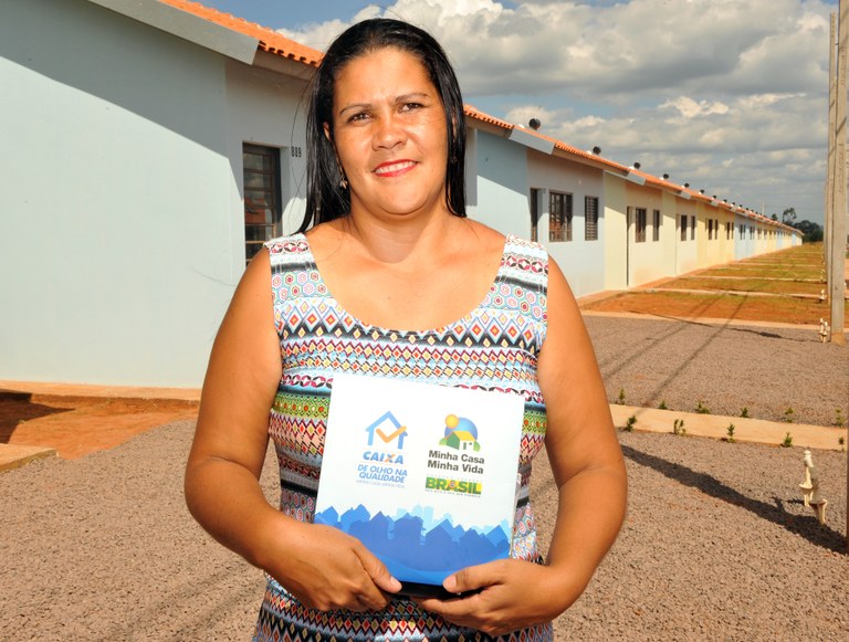 Iara Gomes, beneficiária de uma das 396 unidades habitacionais em Berigui (SP)