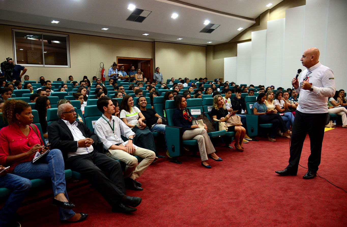 Ministro Valdir Simão no Instituto Federal Brasília 1